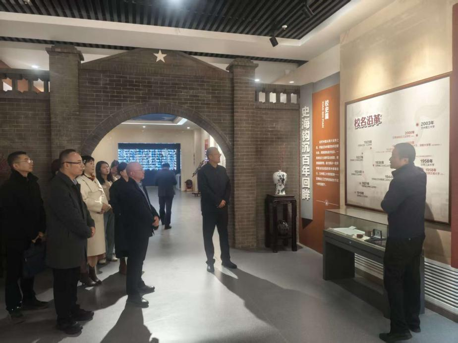 甘肃省科学院赴我校开展主题党日活动